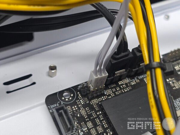 LED 선도 대충(?) 6개를 꽂았더니 불이 안 들어온다.&nbsp;