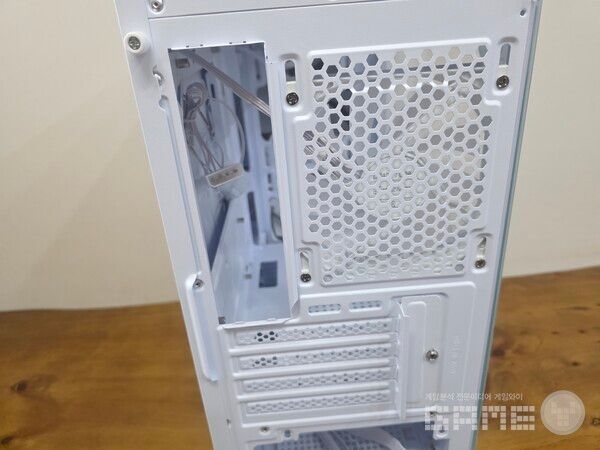 한미마이크로닉스 WIZMAX 우퍼 딥톤 케이스 /게임와이 촬영