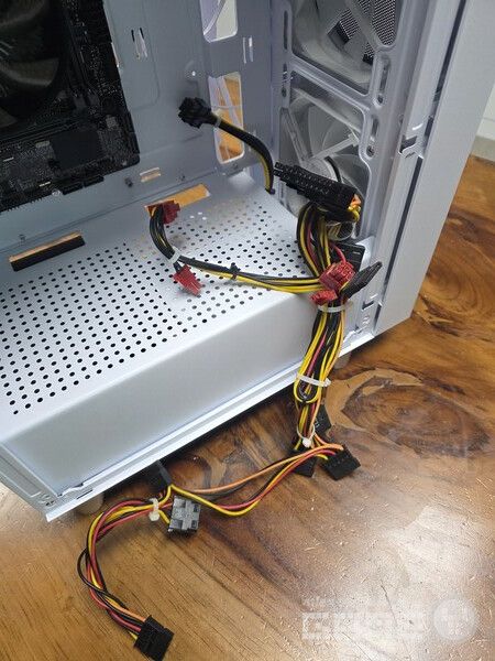 그리고 하단부에서 선을 뽑아 위로 올린다.&nbsp;