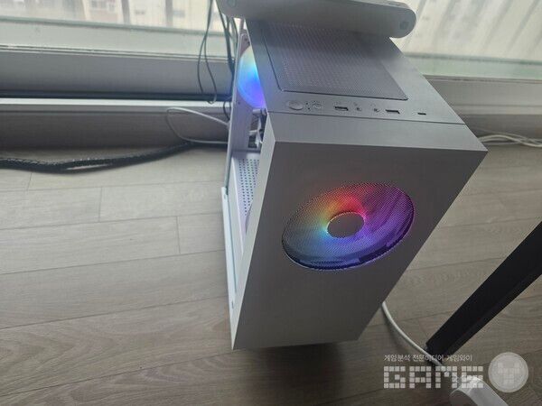 결국 모니터에 화면이 들어왔다.&nbsp;