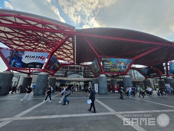 TGS 2025. 오후 시간대라 입구는 한산한 편이다. /게임와이 촬영