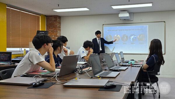 학교 이스포츠 클럽 지원 사업 활동 사진 - 미래산업과학고 /한국e스포츠협회