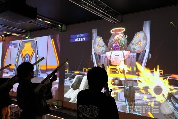 ‘헤세드’ 미니게임을 체험하는 유저들