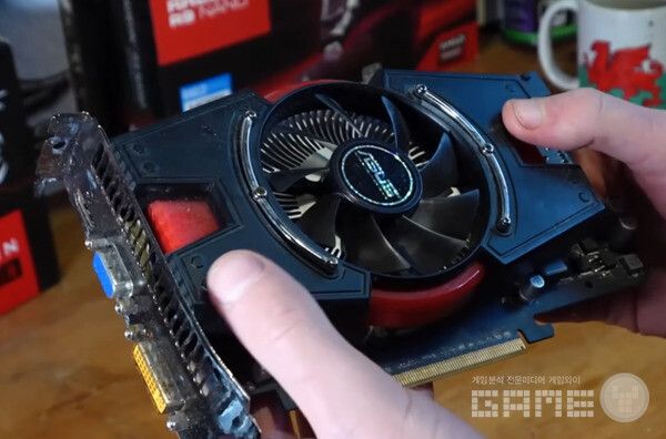 개봉 결과 GTX 550 Ti를 탑재한 에이수스(ASUS) 제품으로 확인됐다. 