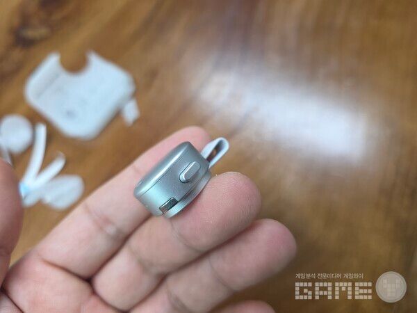 리시버를 옆에서 본 모습.&nbsp;