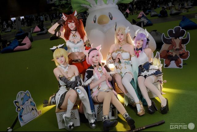 아주르 프로밀리아의 코스어는 RZ COS(나리땽, 야살, 시루, 쫑긋 뮤)의 멤버들 / 넥슨 제공