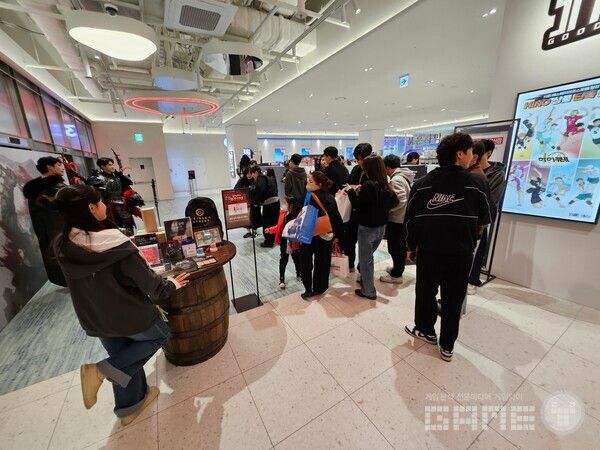 포토존에서 이벤트가 시작되는만큼, 많은 방문객들의 시선을 모았다 / 게임와이 촬영