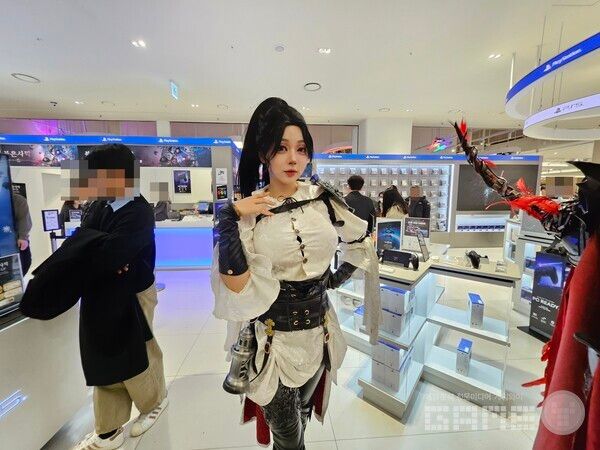 붉은사막 코스프레를 담당한 김연지 모델 / 게임와이 촬영&nbsp;