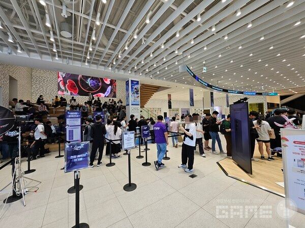 예약제를 통해 인원수를 조절했음에도 충분히 많은 사람들이 방문한 모습이다 / 게임와이 촬영&nbsp;