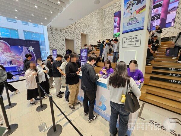 입구에서 리플렛을 받으면 본격적으로 행사를 즐길 수 있다 / 게임와이 촬영