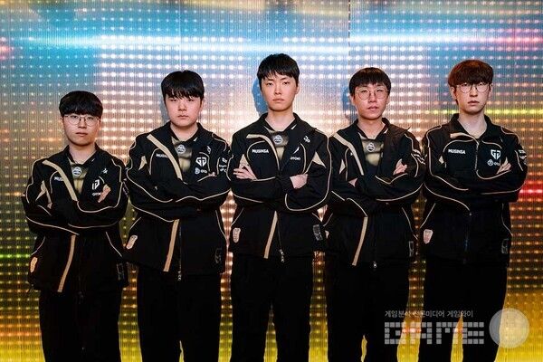 2위 자리를 놓고 한판 승부를 벌이는 젠지 /라이엇게임즈