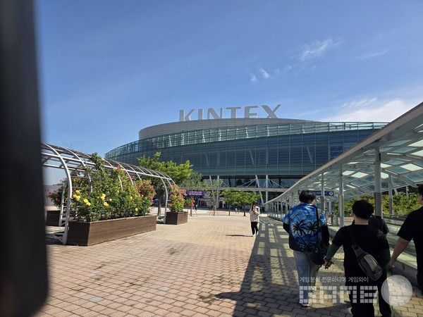 입장 20분 전인데 왜 이렇게 썰렁한 거지?