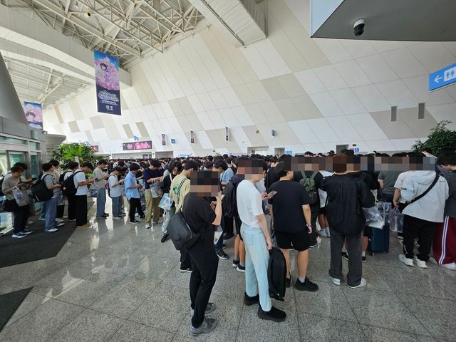 30일 오전 9시경에 도착한 기자가 보게 된 어마무시한 대기열 / 게임와이 촬영