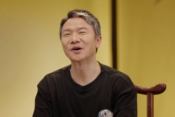 총괄 프로듀서 류웨이가 등장해 6주년 혜택을 설명했다