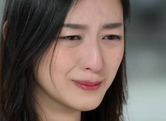 ▲ 기독교복음선교회(JMS) 피해자인 홍콩 출신 여성 메이플씨는 “다시는 피해자가 안 나오게 하고 싶다”며 이례적으로 얼굴과 목소리를 모두 공개했다. 또 피해 내용이 기록된 녹음 파일을 내놨다. 사진=넷플릭스 ‘나는 신이다: 신이 배신한 사람들’