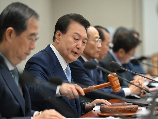 ▲ 윤석열 대통령이 지난 5월 16일 서울 용산 대통령실 청사에서 국무회의를 주재하고 있다. 사진=뉴시스