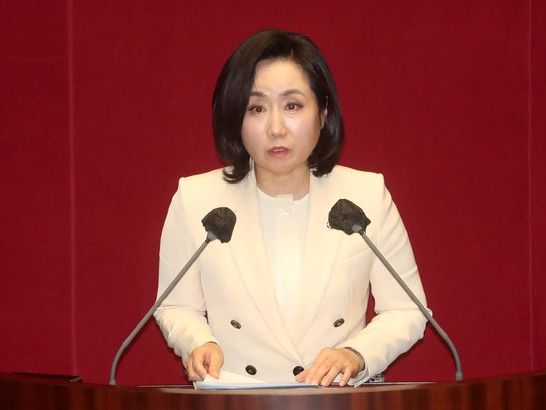 ▲ ▲ 전주혜 국민의힘 의원이 지난 10일 오후 서울 여의도 국회 본회의장에서 열린 제405회국회(임시회) 제1차 국회의원 선거제도 개선에 관한 결의안 심사를 위한 전원위원회에서 발언을 하고 있다. 사진=뉴시스