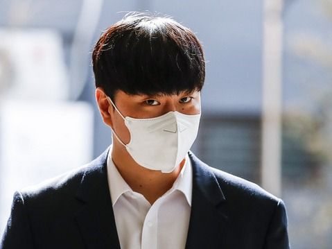 ▲ 야구선수 이영하가 지난 3월3일 오후 서울 마포구 서울서부지방법원에서 열린 학교 폭력 혐의 관련 4차 공판에 출석하고 있다. 사진=뉴시스