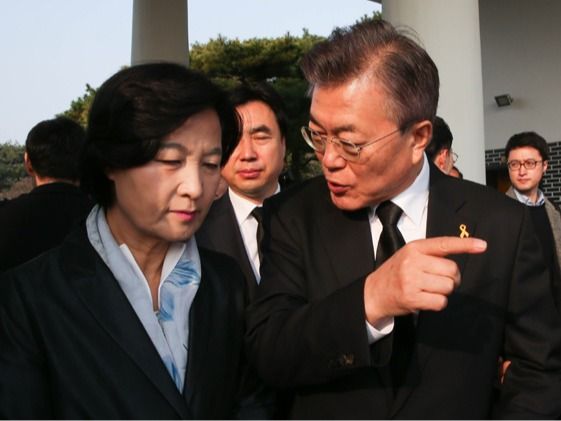 ▲ 추미애 전 법무부 장관과 문재인 전 대통령. 사진=뉴시스