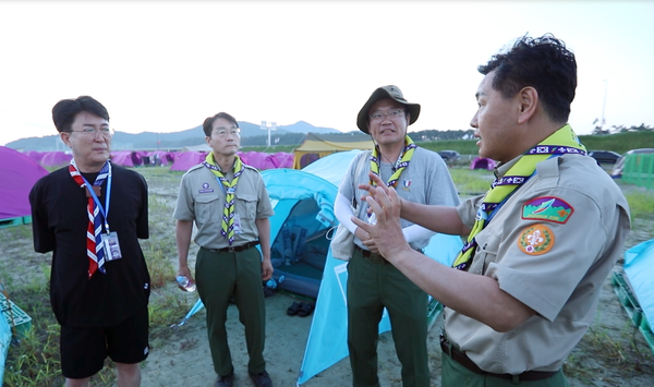 ▲ 새만금 세계스카우트잼버리 현장을 찾은 김관영 전북지사. 사진=전북도