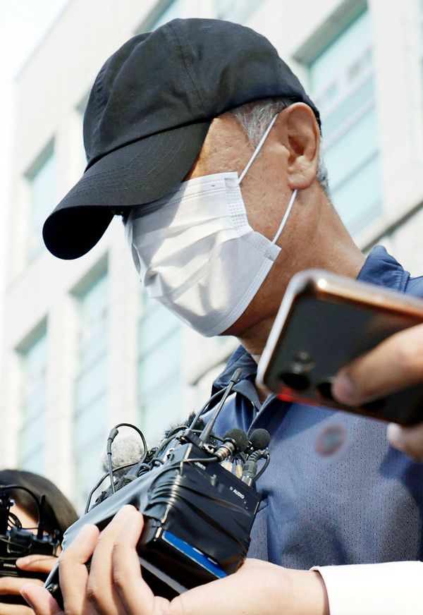 ▲ 강남 오피스텔 모녀 살해 혐의로 구속된 박학선 씨가 지난 6월7일 오전 서울 수서경찰서에서 검찰로 송치되고 있다.