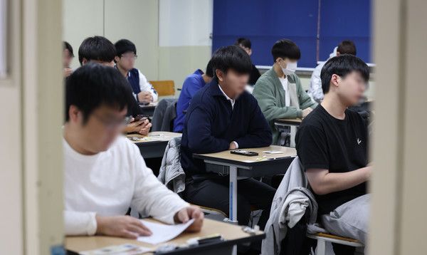 ▲ 인선인고등학교에서 수험생들이 시험 준비를 하고 있다. 사진=뉴시스