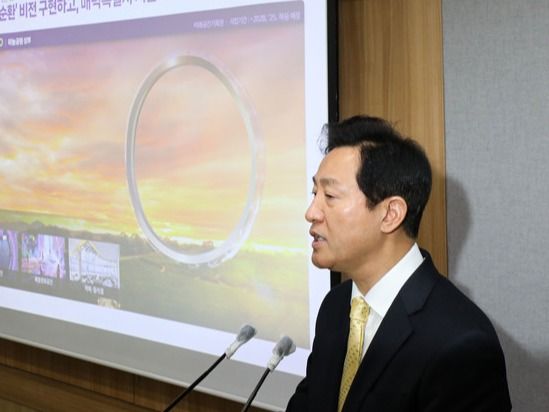 ▲ 오세훈 서울시장이 지난해 서울 중구 서울시청에서 열린 ‘그레이트 한강(한강르네상스 2.0 프로젝트)’ 기자설명회에서 발언을 하고 있다. 사진=뉴시스