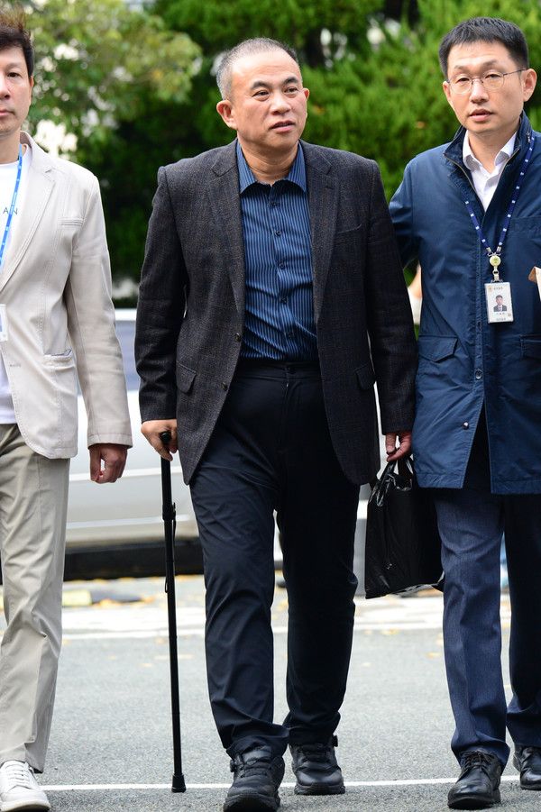 ▲ 김건희 여사 공천 개입 의혹 핵심 당사자인 명태균 씨가 14일 오후 영장실질심사를 받기 위해 경남 창원시 성산구 소재 창원지방법원에 출석하고 있다. 사진=뉴시스