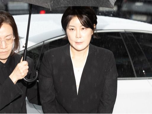 ▲ 음주운전 혐의로 입건된 문재인 전 대통령의 딸 문다혜 씨가 지난달 18일 서울 용산경찰서에서 열린 조사에 출석하고 있다. 사진=뉴시스