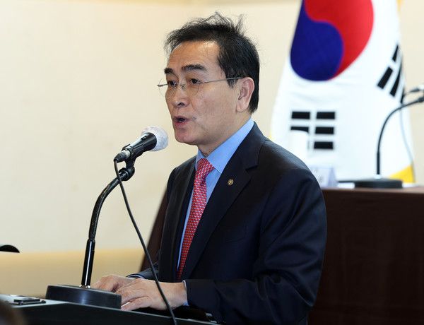 ▲ 태영호 민주평화통일자문회의 사무처장이 지난달 서울 중구 프레지던트호텔에서 열린 탈북 외교관들이 보는 '8.15 통일 독트린' VS 두 개 국가론 토론회에서 환영사를 하고 있다. 사진=뉴시스