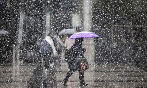 ▲ 27일 서울 용산구 용산역 인근에 눈이 쏟아지고 있다. 사진=뉴시스