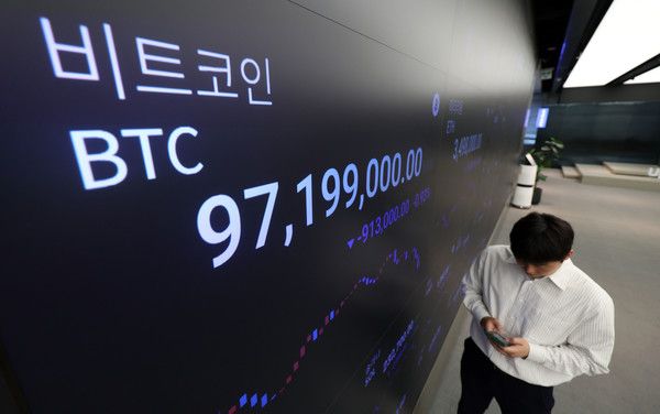 ▲ 지난 1일 오전 8시 40분 기준 국내 가상자산 거래소 업비트에서 비트코인 가격이 표시되고 있다. 사진=뉴시스