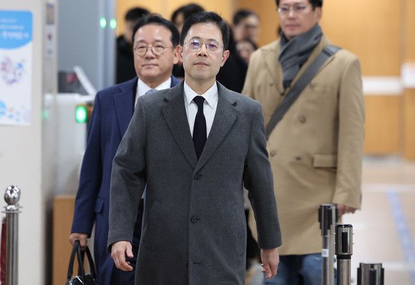 ▲ 손준성 대구고등검찰청 차장검사가 지난 6일 서울 서초구 서울중앙지방법원에서 '고발사주 공직선거법 위반' 혐의 등 항소심 선고공판에 출석하고 있다. 사진=뉴시스