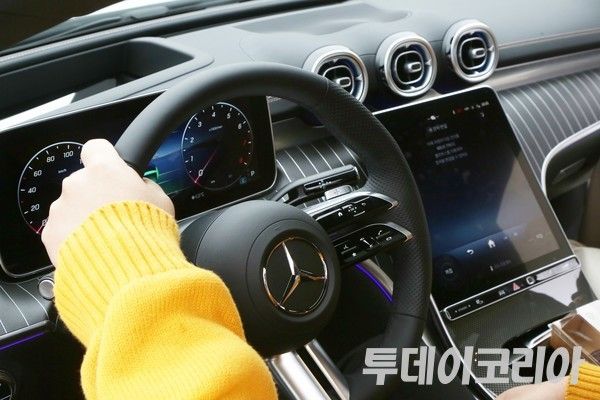▲ 메르세데스 벤츠코리아가 공개한 ‘디 올-뉴 CLE 쿠페’의 운전석 모습. 2024.02.28. 사진=안현준 기자
