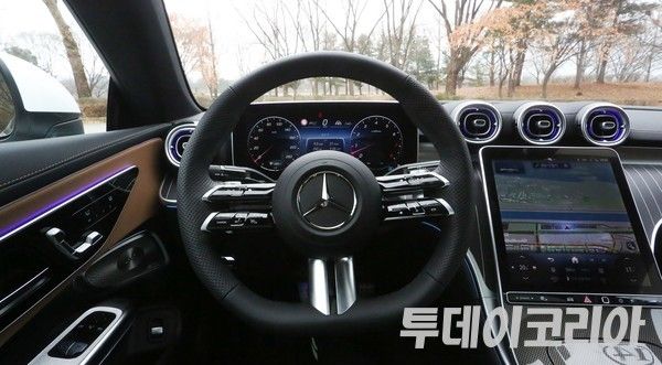 ▲ 메르세데스 벤츠코리아가 공개한 ‘디 올-뉴 CLE 쿠페’의 운전석 모습. 2024.02.28. 사진=김준혁 기자