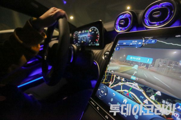 ▲ 메르세데스 벤츠코리아가 공개한 ‘디 올-뉴 CLE 쿠페’의 운전석 모습. 2024.02.28. 사진=김준혁 기자