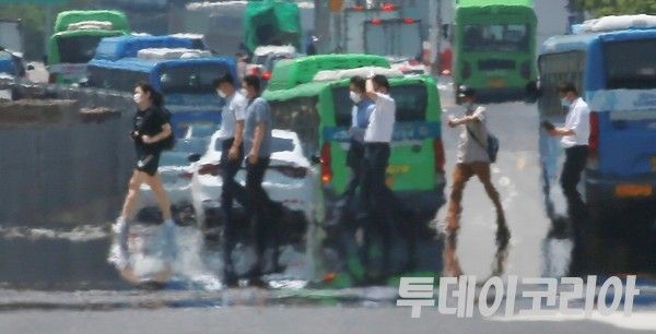 ▲ 폭염특보가 발효된 서울 도심의 모습. 사진=투데이코리아