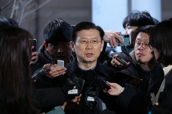 ▲ 박종준 전 대통령 경호처장이 10일 오전 서울 서대문구 국가수사본부로 출석하며 취재진 질문에 답하고 있다. 사진=뉴시스