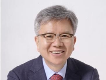 ▲ 대한의사협회의 의 신임 회장으로 선출된 김택우 전국광역시도의사협의회 회장. 사진=강원도의사회 웹사이트 갈무리