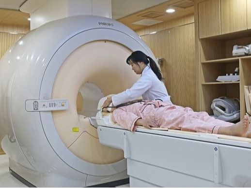 ▲ 충남 천안의 순천향대학교 부속 천안병원(병원장 이문수)이 1일부터 디지털 브로드밴드 시스템·듀얼 그래디언트·듀얼 소스 등이 집약된 첨단 자기공명영상촬영장비MRI) '인제니아(Ingenia) 3.0T CX'를 추가 도입해 운영에 들어갔다. 사진=뉴시스