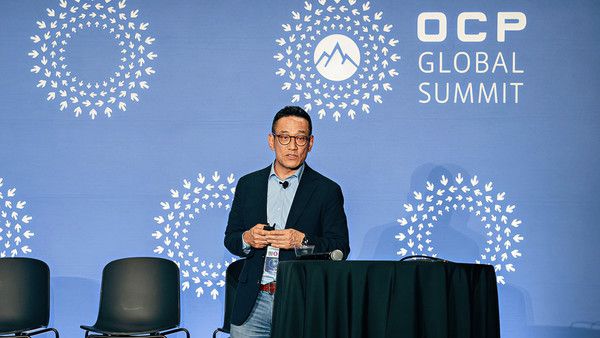 ▲ 김천성 SK하이닉스 부사장(eSSD Product Development 담당)이 차세대 낸드 스토리지 설루션 전략에 대해 발표를 진행하고 있다. 사진=SK하이닉스