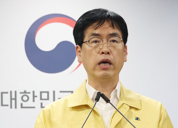 ▲ 김민재 중앙재난안전대책본부 1차장(행정안전부 1차관)이 31일 오전 서울 종로구 정부서울청사에서 국정자원 행정정보시스템 화재 관련 중대본 브리핑을 하고 있다. 사진=뉴시스