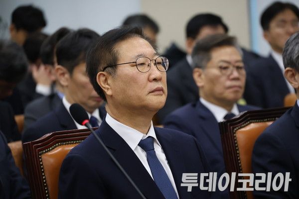 ▲ 지난 1월 15일 박성재 전 법무부 장관이 국회 ‘윤석열 정부의 비상계엄 선포를 통한 내란 혐의 진상규명 국정조사’ 특별위원회에 출석했다. 사진=투데이코리아