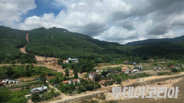 ▲ 지난 7월 16일부터 이어진 극한호우로 인해 경남 산청군 신안면이 산사태 등의 피해를 입었다. 사진=투데이코리아