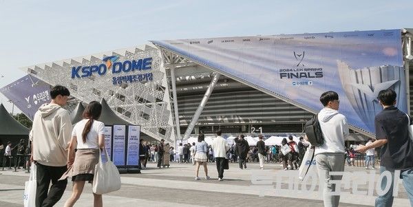 ▲ 올림픽체조경기장 KSPO돔에서 ‘2024 LoL 챔피언스 코리아 스프링’ 결승전이 펼쳐졌다. 사진=투데이코리아