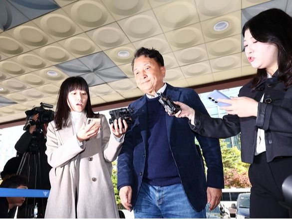 ▲ 국회 오송참사 국정조사에서 위증한 혐의를 받는 김영환 충북지사가 4일 오후 서울 영등포경찰서로 출석하고 있다. 사진=뉴시스