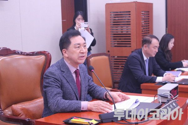 ▲ 지난 4월 국회에서 열린 AEPC 특별위원회 전체회의에서 김기현 국민의힘 의원이 위원장에 선임됐다. 사진=투데이코리아