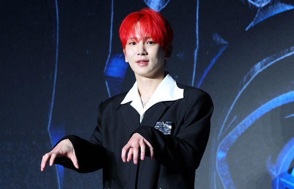 ▲ 그룹 샤이니 키가 11일 오후 서울 광진구 풀만 앰배서더 서울 이스트폴에서 열린 세 번째 정규앨범 'HUNTER(헌터)' 발매 기념 기자간담회에서 포즈를 취하고 있다. 사진=뉴시스