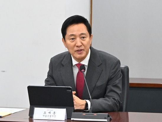 ▲ 오세훈 서울시장이 16일 서울시청에서 열린 ‘비상경제회의 건설분야 간담회’에서 발언하고 있다. 사진=서울시