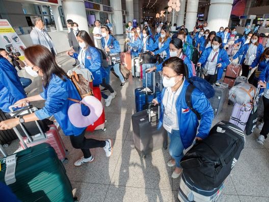 ▲ 지난해 8월 6일 필리핀 가사관리사 100명이 인천국제공항을 통해 입국하고 있다. 사진=뉴시스